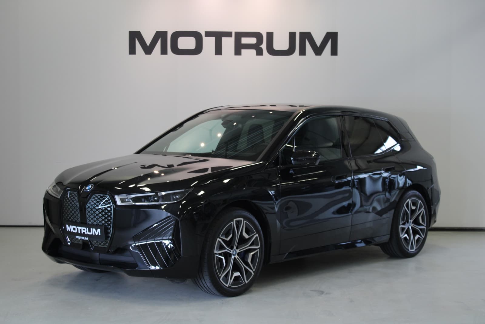 BMW iX40